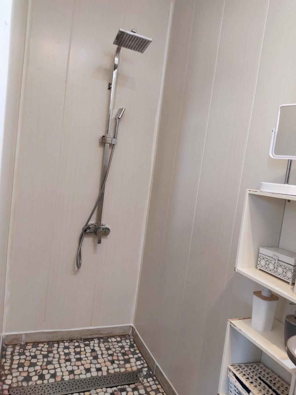 Saint-Bonnet-de-Four Chez Christy Chemin Des Dinots B&B 객실 사진