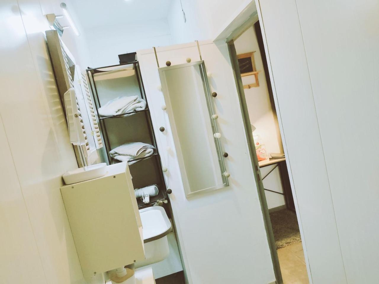 Saint-Bonnet-de-Four Chez Christy Chemin Des Dinots B&B 객실 사진